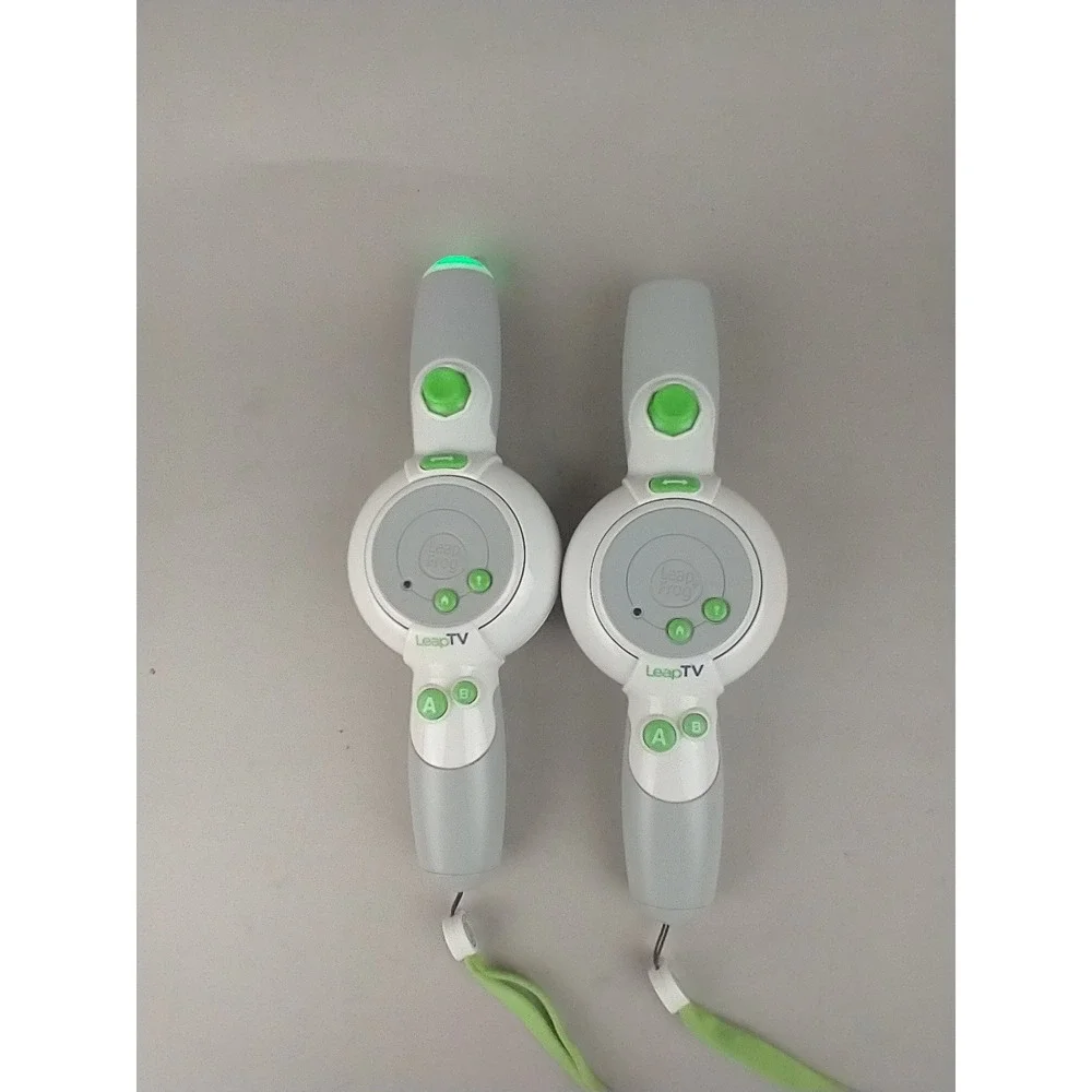 LeapFrog LeapTV Wireless‎ Transforming Controllers Set of 2 White Green Motion